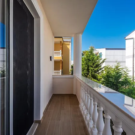 מלון Sea La Vie גולם