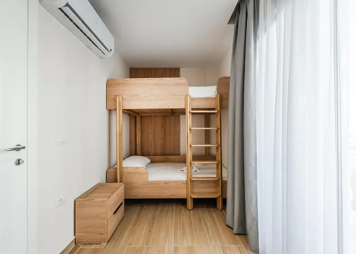Sea La Vie Golem (Tirana)